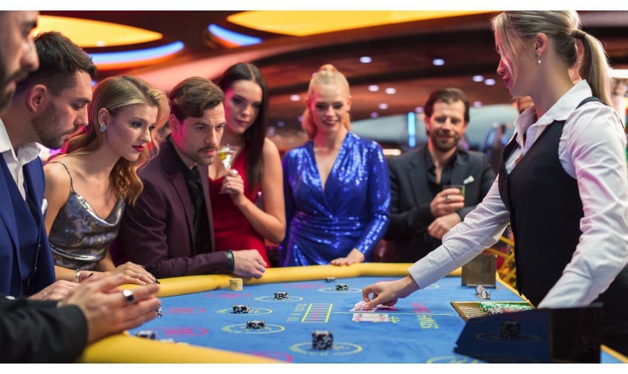 Dive Into the World of Esports and Live Casino Action at PHFUN Today!